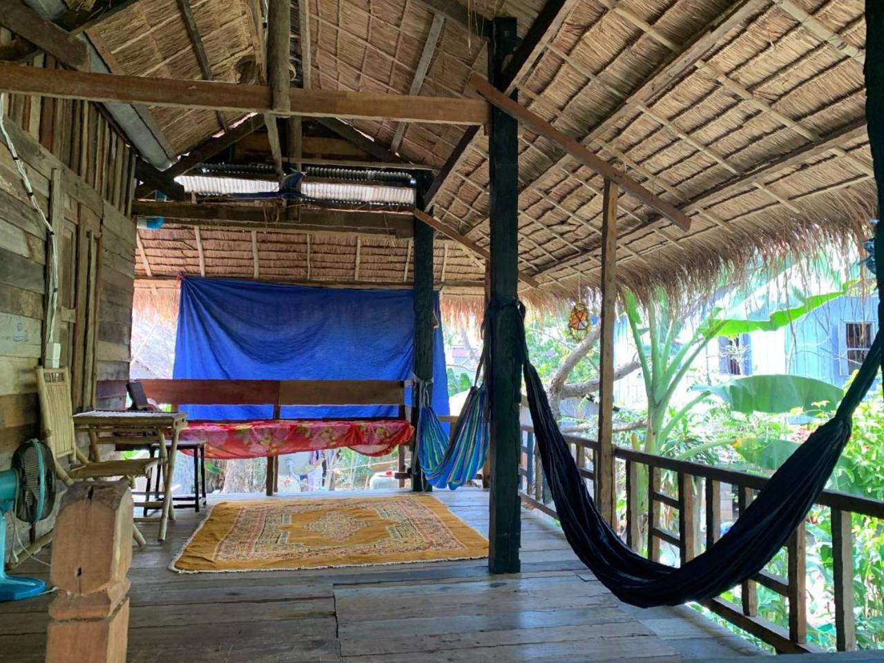 Family Batcave Homestay Battambang Kültér fotó